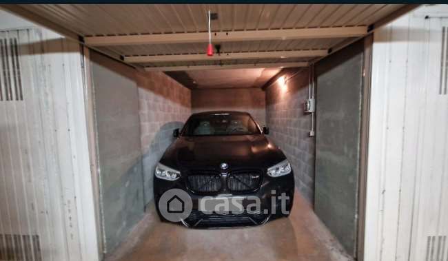 Box/posto auto in residenziale in Piazza Adriano