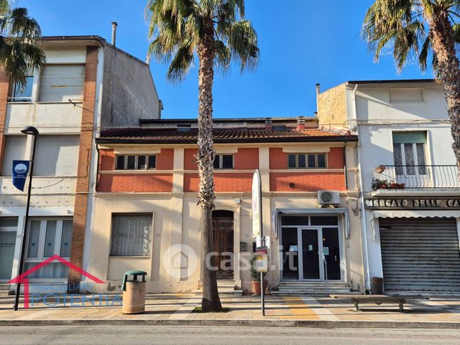 Casa indipendente in residenziale in Via Duca degli Abruzzi 63