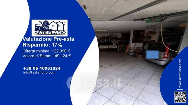 Box/posto auto in residenziale in Via San Salvatore 30