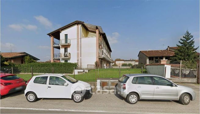 Box/posto auto in residenziale in Via P. Bembo 37 C