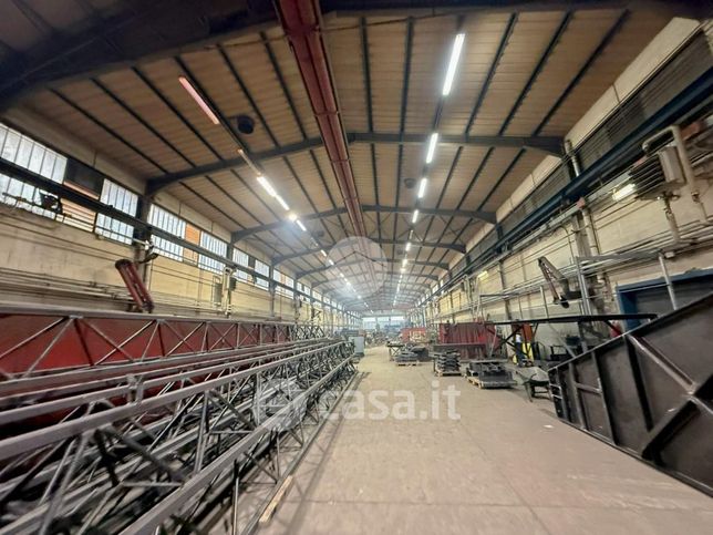 Capannone in commerciale in Via Torre Passere 1