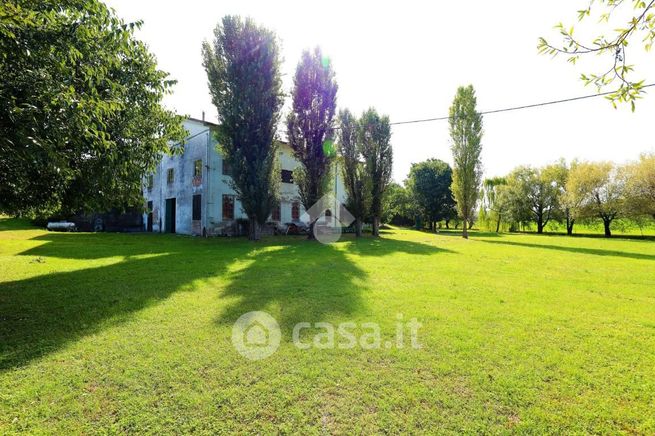 Casa indipendente in residenziale in Via Maguzzano