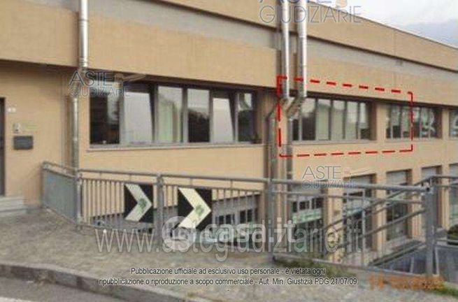 Capannone in commerciale in Via E. Stassano 3 /A