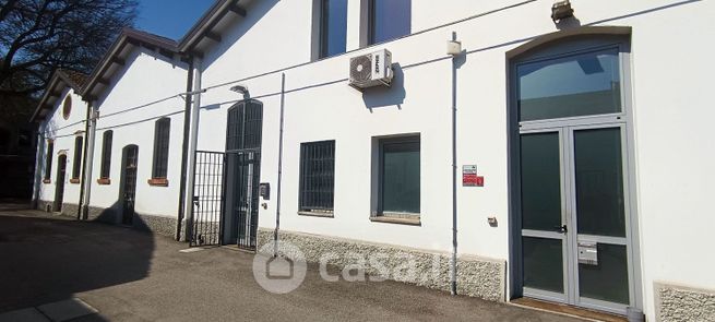 Ufficio in commerciale in 