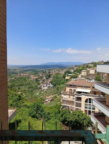 Casa indipendente in residenziale in 