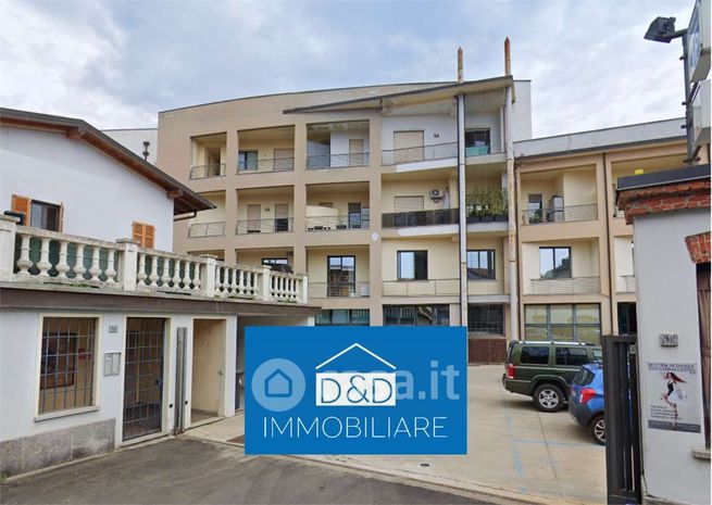 Ufficio in commerciale in Via Maurizio Muller 32