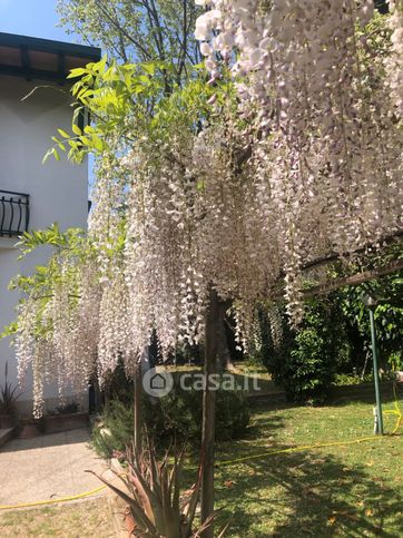 Villa in residenziale in Via Cassia 701