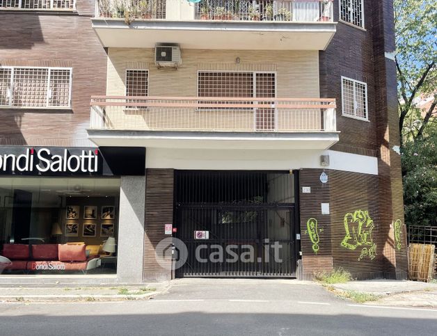 Box/posto auto in residenziale in Via dei Prati Fiscali 258