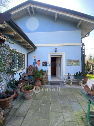 Rustico/casale in residenziale in Via di Montramito