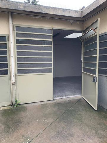 Box/posto auto in residenziale in Via Romolo Gessi 19