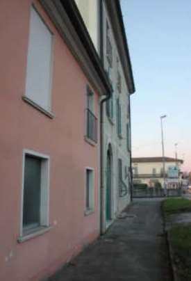 Box/posto auto in residenziale in Via Piazzoni