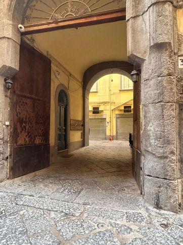 Garage/posto auto in residenziale in Vico San Spirito di Palazzo 37