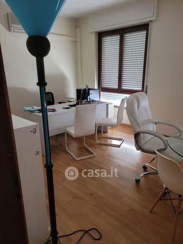Ufficio in commerciale in Corso Porta Nuova 59