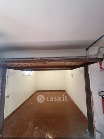 Box/posto auto in residenziale in Via Enrico Colemans
