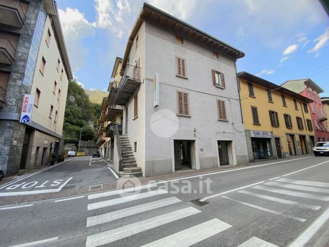 Casa bi/trifamiliare in residenziale in Via Donatori di Sangue 2