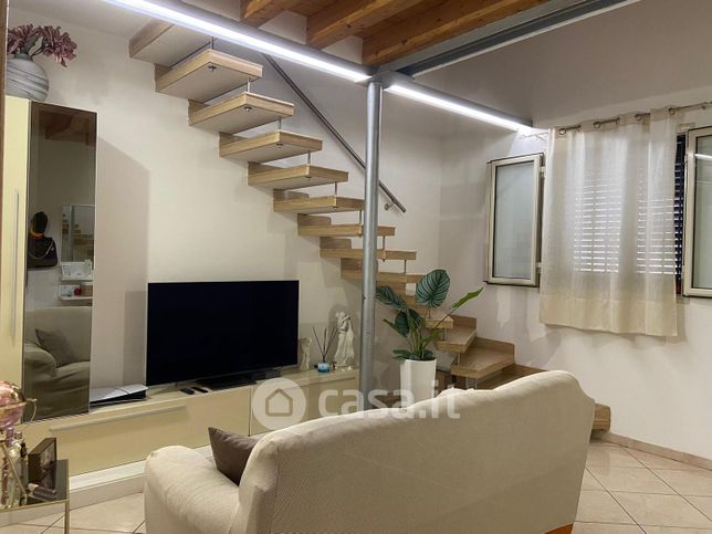 Casa indipendente in residenziale in Vico XXIV Aprile