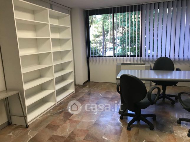 Ufficio in commerciale in Via Francesco Ferrucci