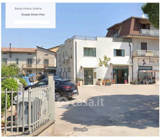 Ufficio in commerciale in Via Santa Lucia