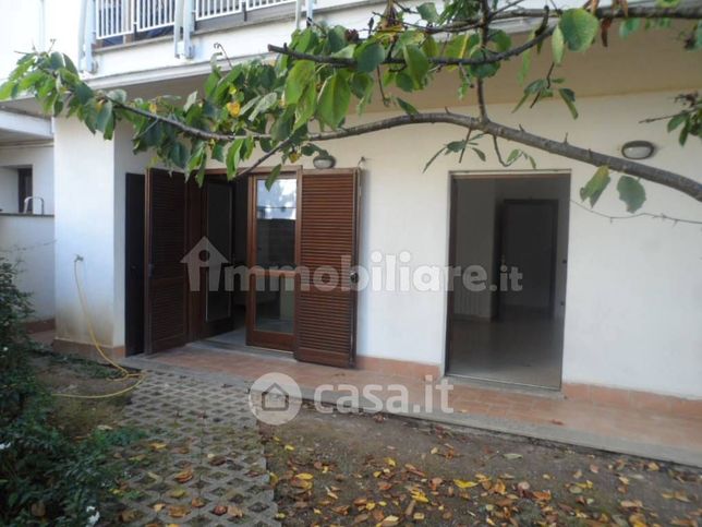 Appartamento in residenziale in Via Don L. Valletti