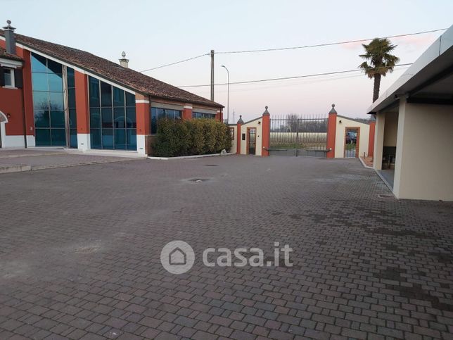 Villa in residenziale in 