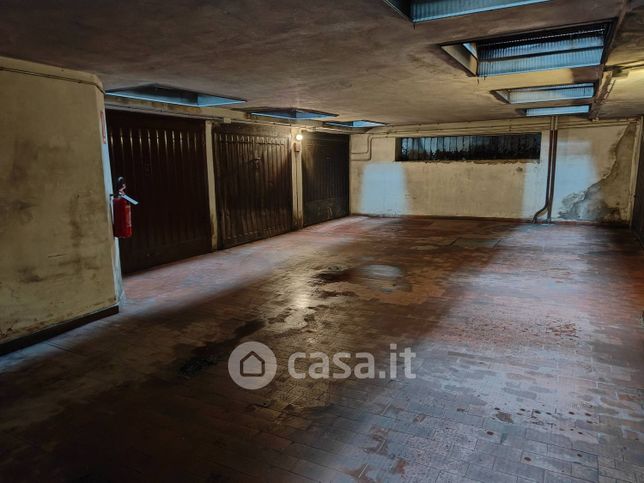 Box/posto auto in residenziale in Via Palmanova 75