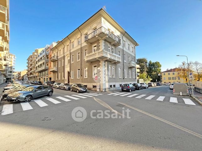 Appartamento in residenziale in Via Virginio 49