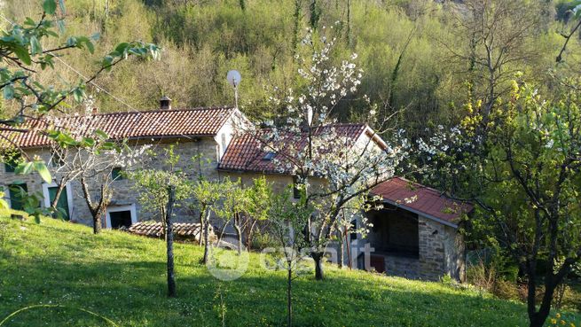 Rustico/casale in residenziale in valle