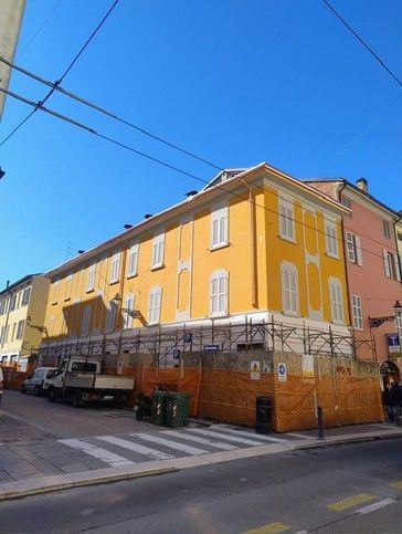 Attività/licenza (con o senza mura) in commerciale in Strada Massimo D'Azeglio