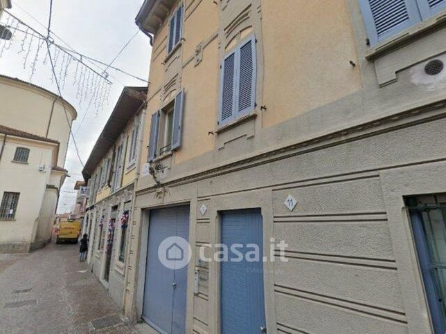Ufficio in commerciale in Via Tre Re 9