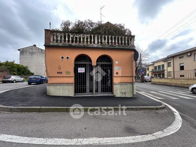 Ufficio in commerciale in Via Gaspare Pedone