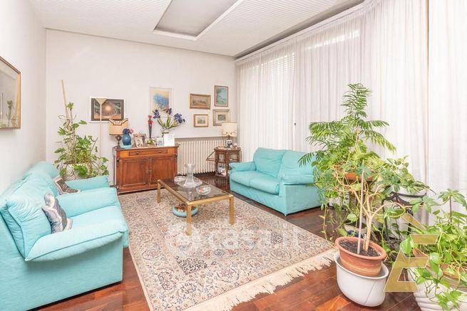 Casa indipendente in residenziale in Corso Giacomo Matteotti 53
