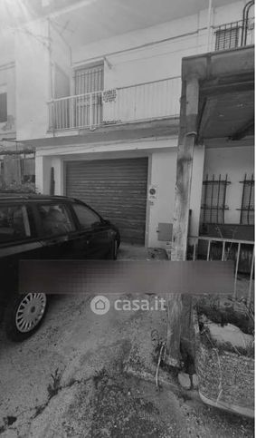 Box/posto auto in residenziale in Via Fonte Pomarola