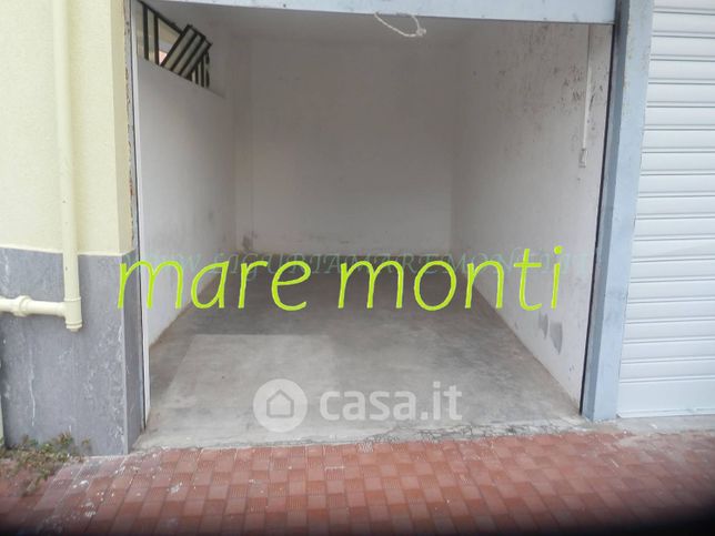 Box/posto auto in residenziale in Via Nizza 40