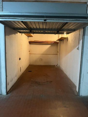Box/posto auto in residenziale in Via Zaccherini Alvisi 3