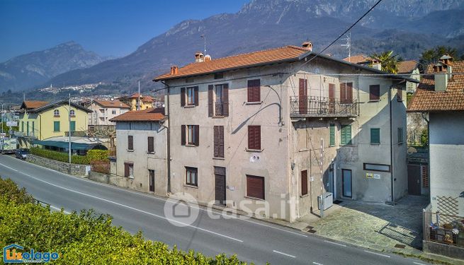 Casa bi/trifamiliare in residenziale in Via Nazionale 123