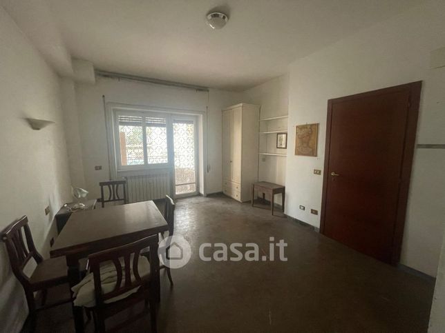 Appartamento in residenziale in Via Filippo Nicolai 90