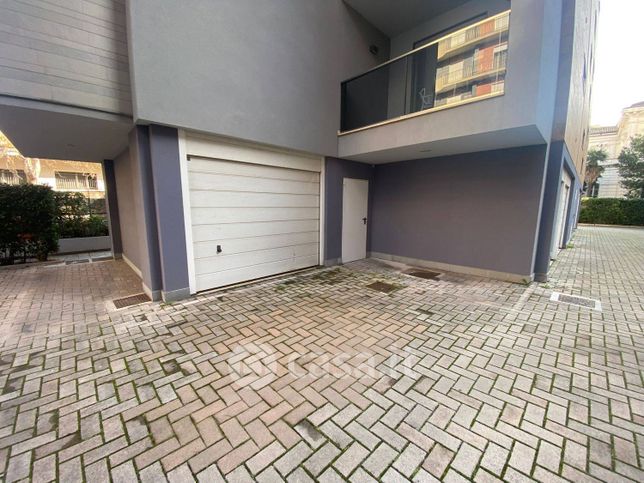 Box/posto auto in residenziale in Via Aurelio Saffi