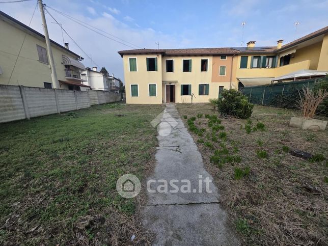 Appartamento in residenziale in Via R. Franchetti 100