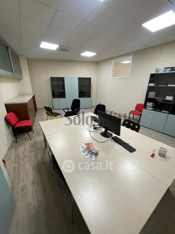 Ufficio in commerciale in Via Napoleone Leumann 16