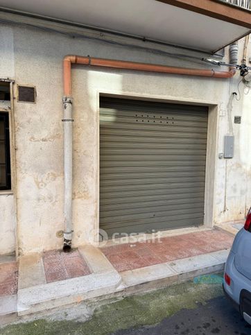 Box/posto auto in residenziale in Via Napoli
