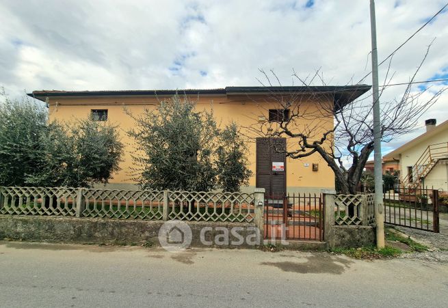 Casa indipendente in residenziale in Bizzarrino