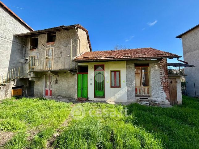 Casa bi/trifamiliare in residenziale in Via Comba 25