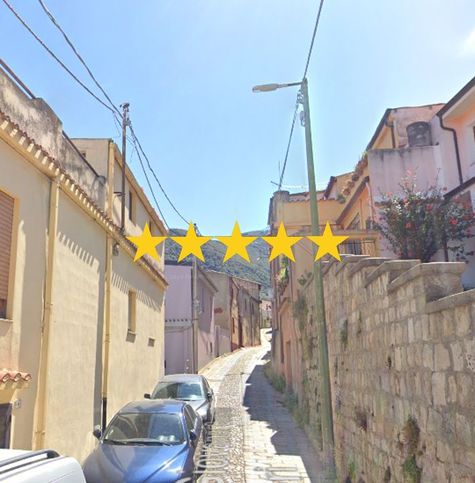 Appartamento in residenziale in Via Attilio Deffenu