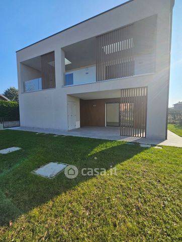 Appartamento in residenziale in Via G. Donizetti 67