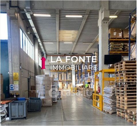 Capannone in commerciale in Via Provinciale Nord
