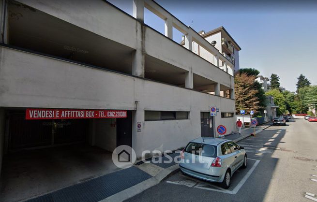 Box/posto auto in residenziale in Via Alcide De Gasperi 21