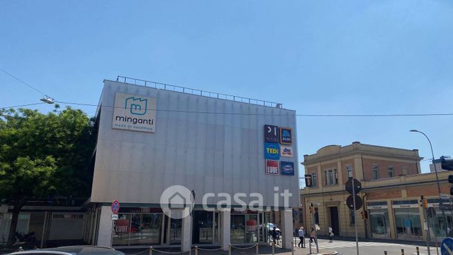 Box/posto auto in residenziale in Via della Liberazione 15