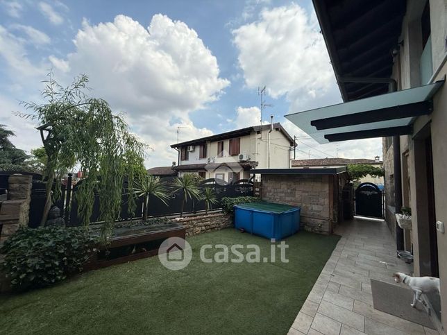 Casa indipendente in residenziale in Via Silvio Pellico 9