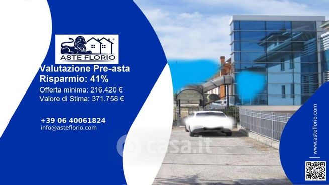 Capannone in commerciale in Viale Kennedy 21