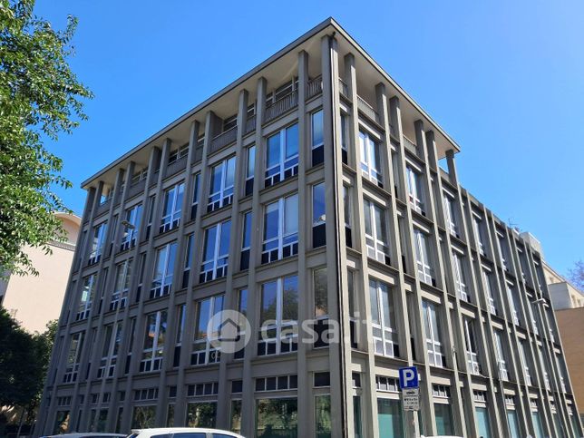 Ufficio in commerciale in Via Ombrone